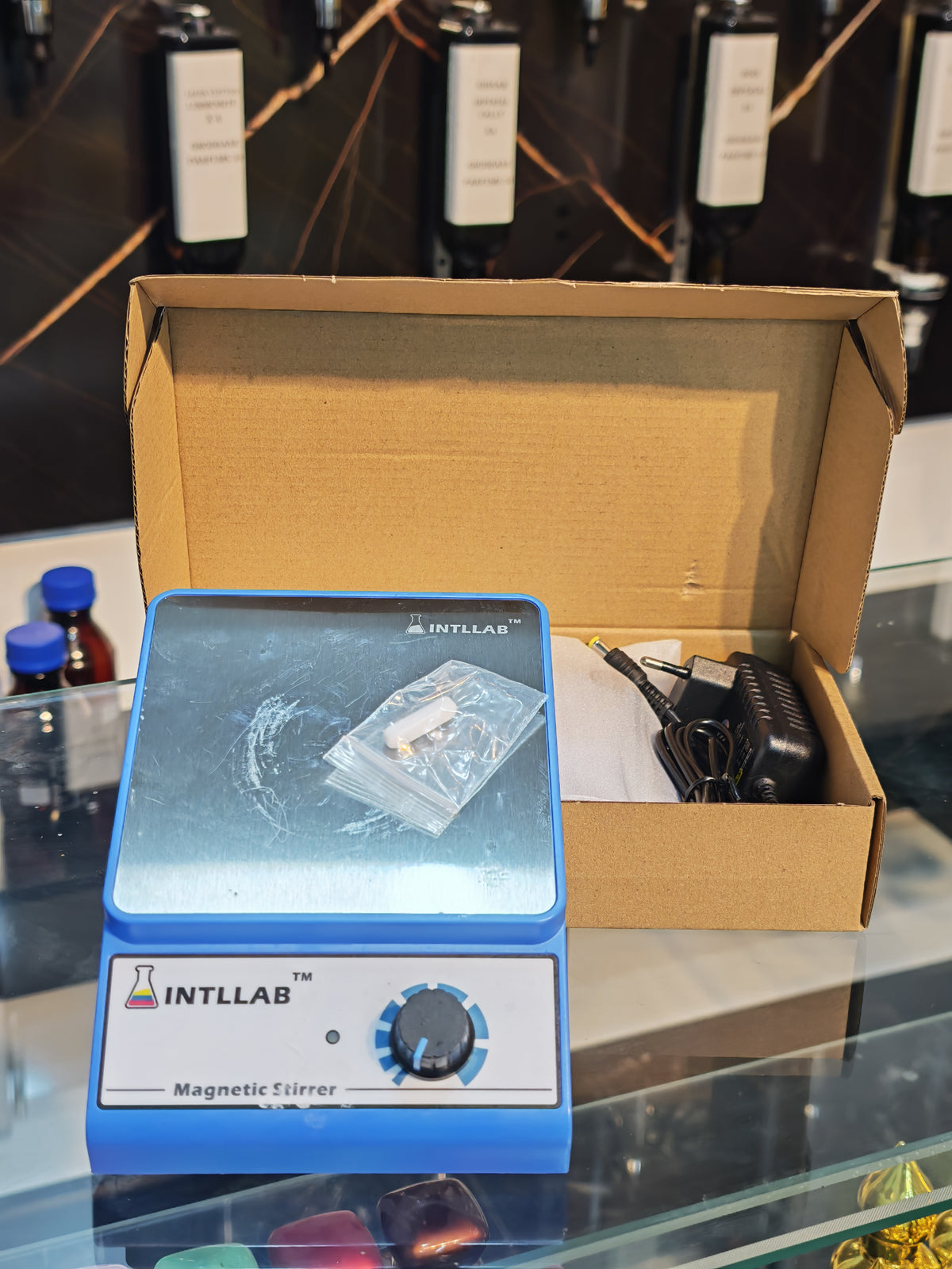الخلاط المغناطيسي INTLLAB MS-500 – لمزج السوائل بدقة وكفاءة".