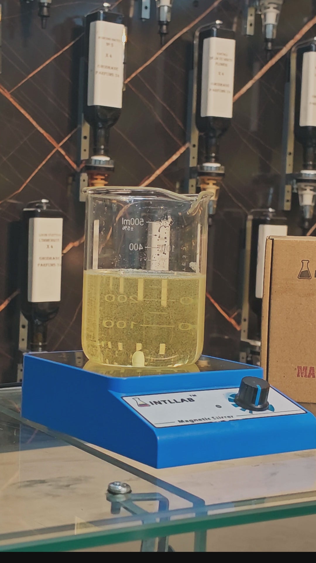 الخلاط المغناطيسي INTLLAB MS-500 – لمزج السوائل بدقة وكفاءة".